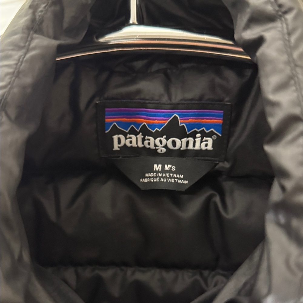 Patagonia Men's Black Puffer Vest - Picture 2 of 6